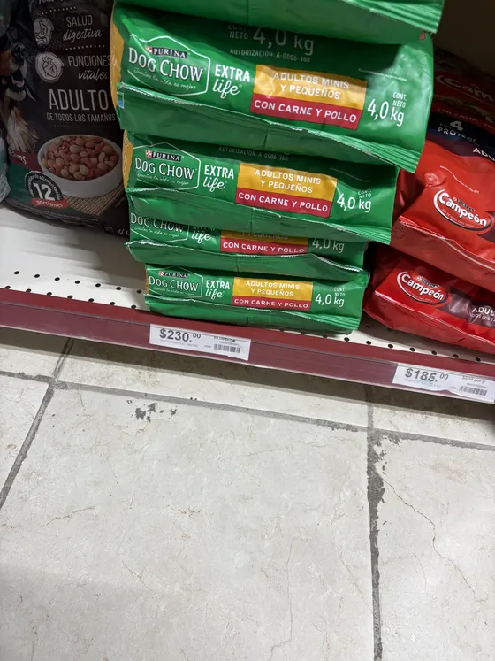 Foto 17 de la jornada: la compra de los insumos.