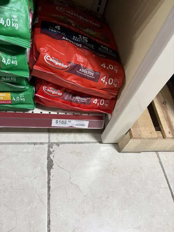 Foto 18 de la jornada: la compra de los insumos.