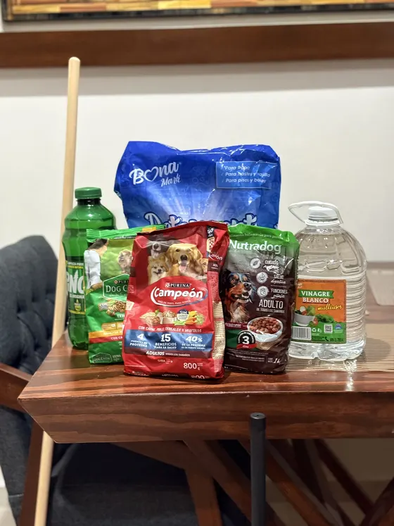 Foto 21 de la jornada: la compra de los insumos.