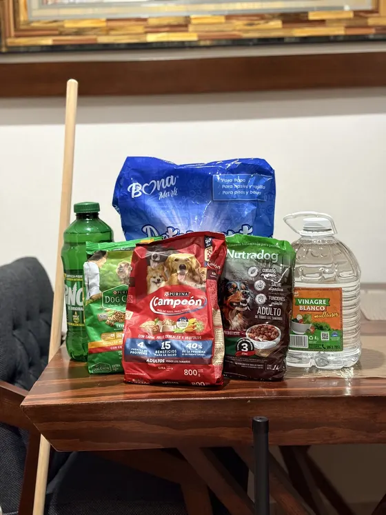 Foto 23 de la jornada: la compra de los insumos.