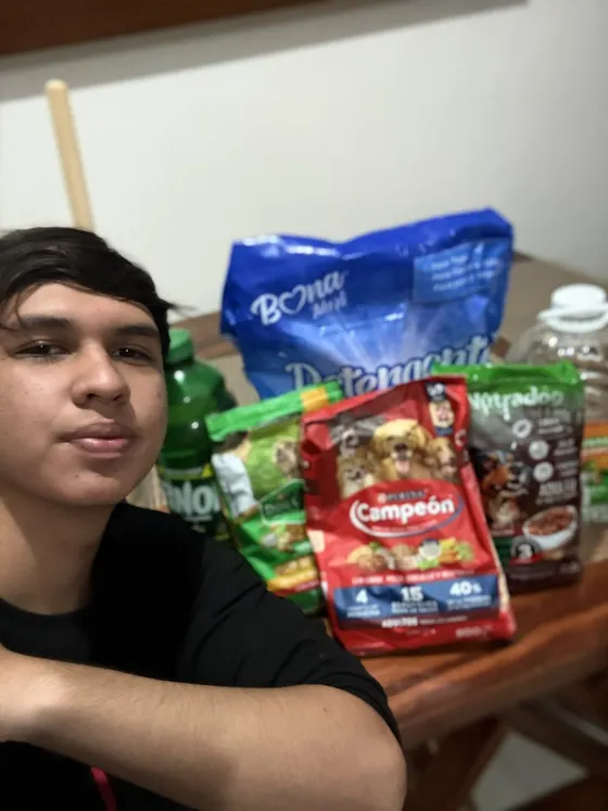 Foto 28 de la jornada: la compra de los insumos.