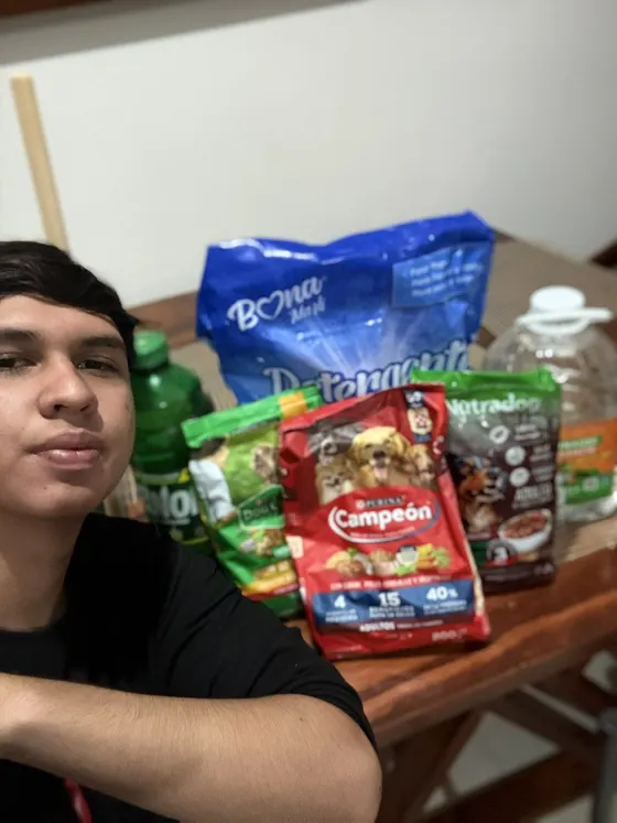 Foto 30 de la jornada: la compra de los insumos.